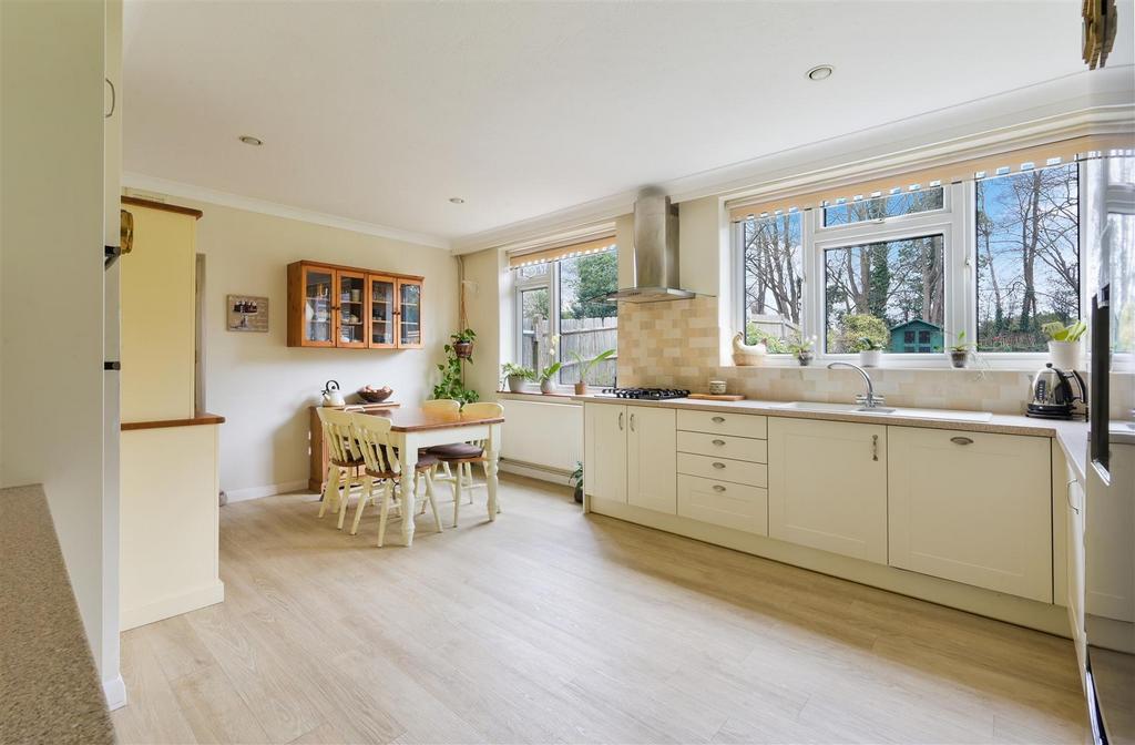 Longdown Lane North, Epsom 4 bed detached house for sale £1,200,000