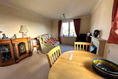 1 bedroom retirement property for sale, Windsor Way, Aldershot