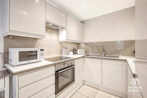 2 bedroom apartment for sale, Retreat Way, Chigwell