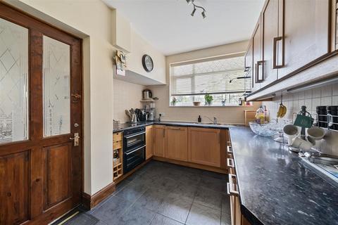 5 Raeburn Avenue, Surbiton, KT5 9BN