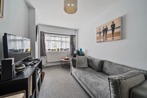 5 Raeburn Avenue, Surbiton, KT5 9BN