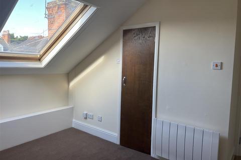 Studio to rent, Studio Second Floor Flat, Trinity Road, Bridlington, YO15 2HF