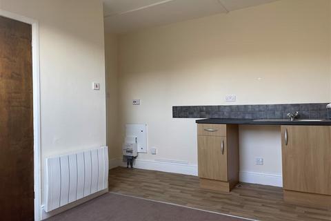 Studio to rent, Studio Second Floor Flat, Trinity Road, Bridlington, YO15 2HF