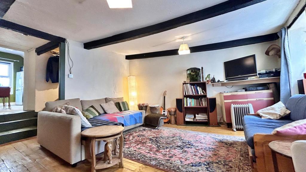 Living Room.jpg