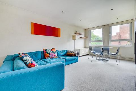 1 bedroom flat to rent, Lily Close, St Paul's Court, W14
