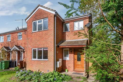 3 bedroom end of terrace house for sale, Oaktree Close, Colden Common, Winchester