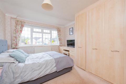 3 bedroom detached bungalow for sale, Foyle Park, Basingstoke RG21