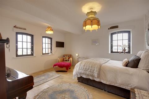 1 bedroom apartment for sale, Kingston Street, Hull