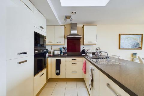 2 bedroom flat for sale, 119 North Marine Road, Scarborough