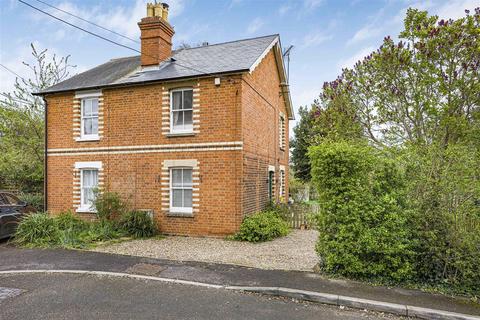 2 bedroom semi-detached house for sale, The Square, Spencers Wood, Reading