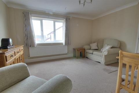 2 bedroom flat for sale, Durham Mews, Butt Lane, Beverley