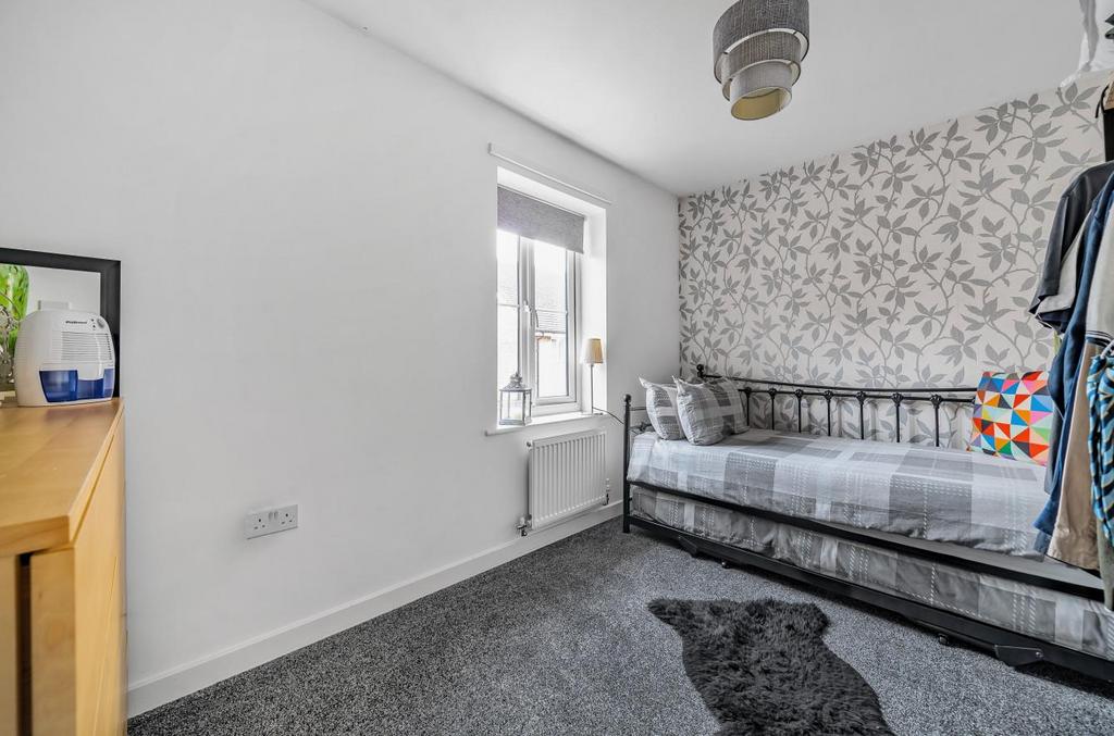 Revised Bedroom 3 Photo 1047179 (13).jpg