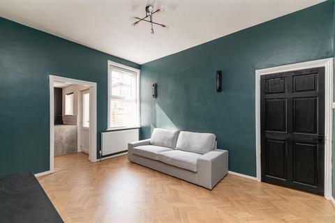 2 bedroom flat to rent, King John Terrace, Heaton, Newcastle Upon Tyne