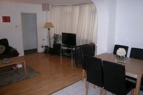 3 bedroom flat to rent, Carr Manor Crescent, Moortown, LEEDS, LS17