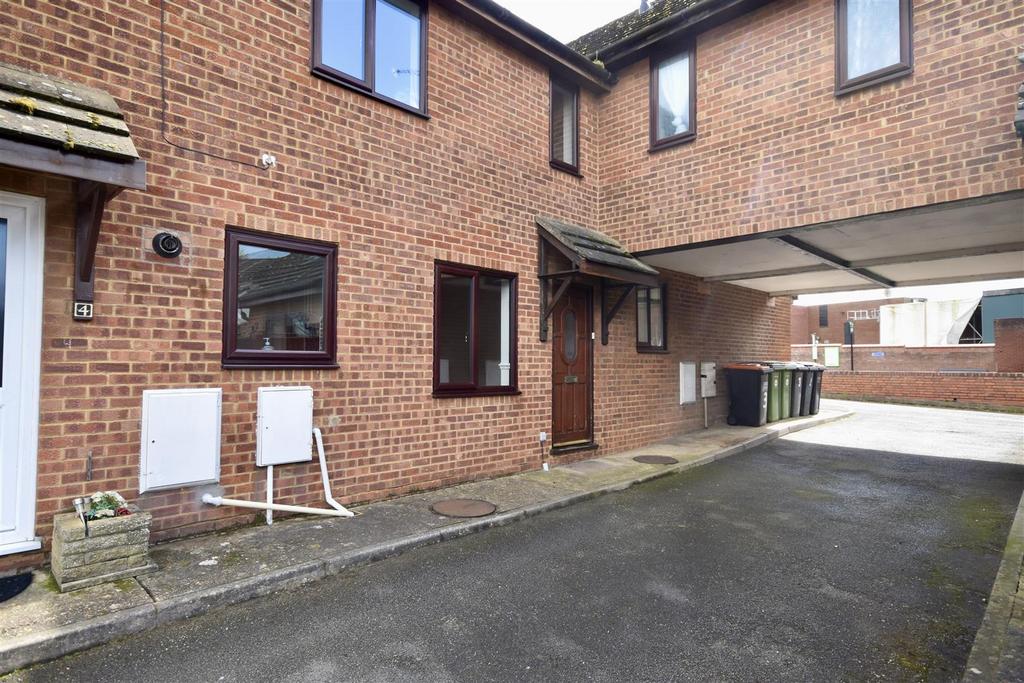 West Court, Leighton Buzzard, LU7 1HH 2 bed terraced house for sale £