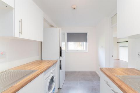 3 bedroom flat for sale, Raffles House, Brampton Grove, Hendon