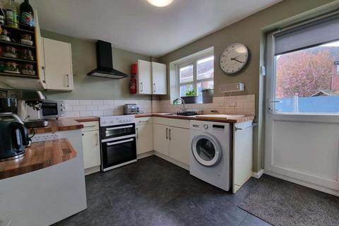 2 bedroom end of terrace house for sale, Laburnum Close, Hollywood
