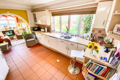5 Dowlands Road, Bournemouth, BH10 5LG