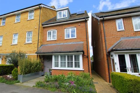 11 Diamond Jubilee Way, Carshalton, SM5 4AS
