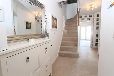 11 Diamond Jubilee Way, Carshalton, SM5 4AS