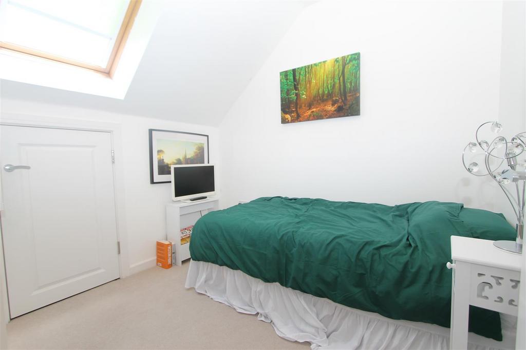 Bedroom 4.jpg