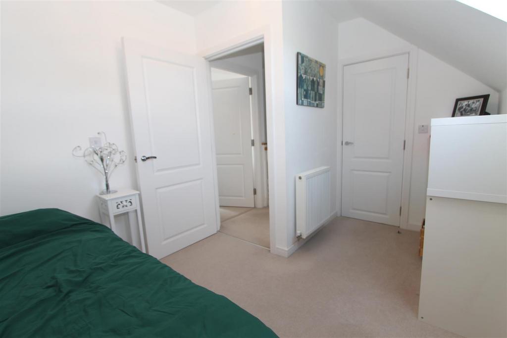 Bedroom4 b.jpg