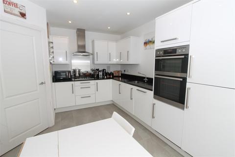 11 Diamond Jubilee Way, Carshalton, SM5 4AS