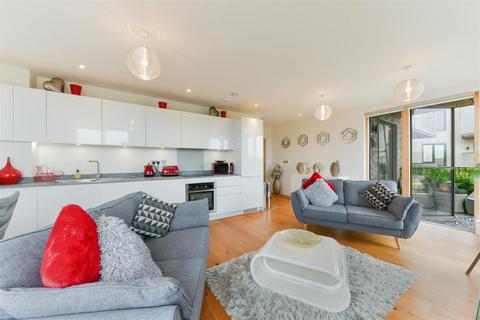 1 bedroom flat for sale, Cavendish Road, Colliers Wood SW19