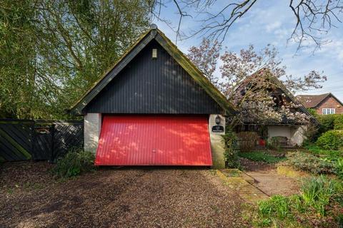 Hollywell Copes Lane, Bramshill, Hook, RG27 0RQ