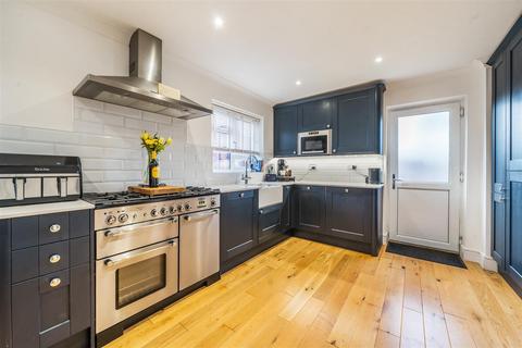 19 Clover Lane, Yateley, GU46 6LN