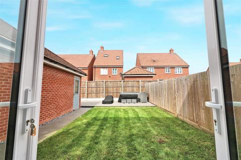 4 bedroom semi-detached house for sale, White Cross Drive, Woolmer Green, Hertfordshire ,SG3