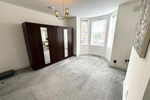1 bedroom ground floor flat to rent, Haden Hill, Wolverhampton, WV3 9PT