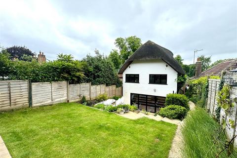 3 bedroom detached house for sale, Church Road, Basingstoke RG25