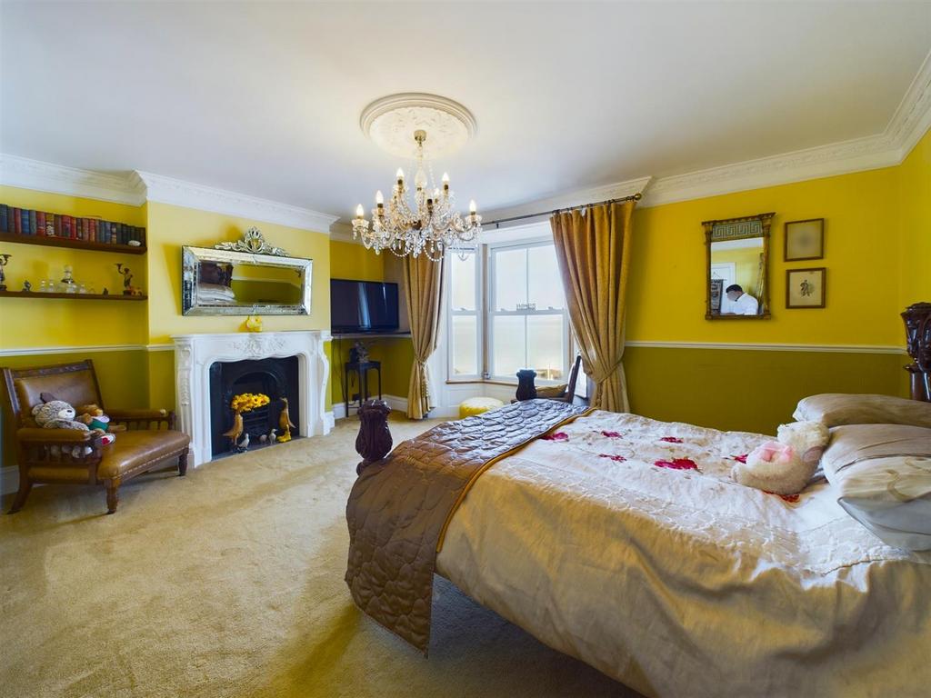Bedroom 1 with Sea View.jpg