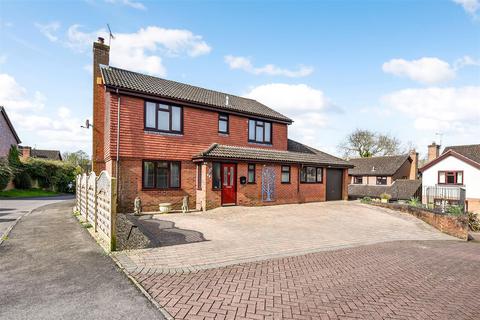 5 bedroom detached house for sale, Lillywhite Crescent, Andover