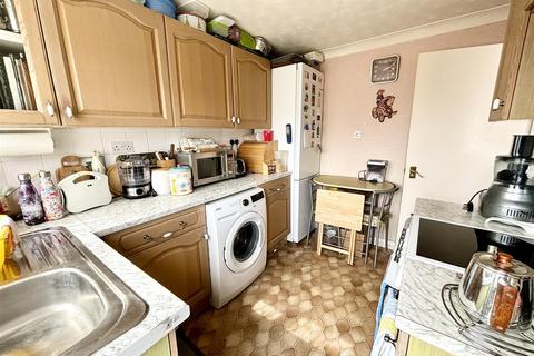 3 bedroom terraced house for sale, Llewellin Close, Poole BH16