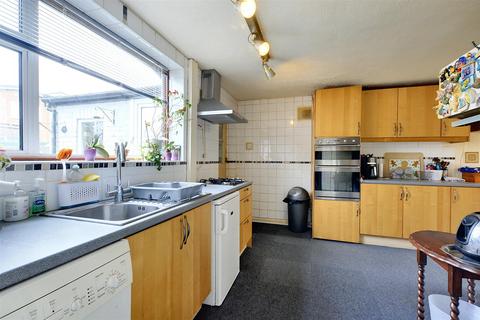 3 bedroom terraced house for sale, Radford Bridge Road, Wollaton, Nottingham