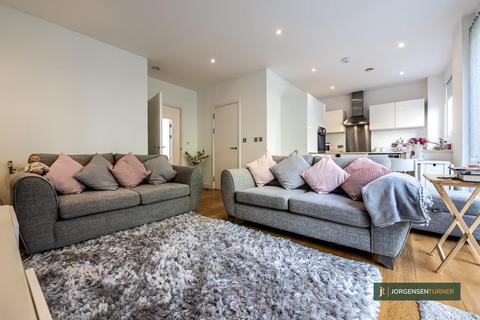 1 bedroom flat for sale, One Bedroom Flat with Sunny Westerly Patio.