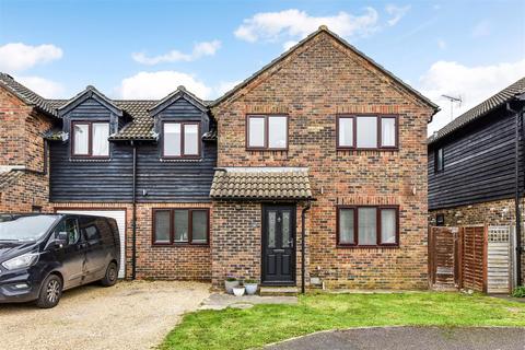 5 bedroom semi-detached house for sale, Barncroft Close, Tangmere