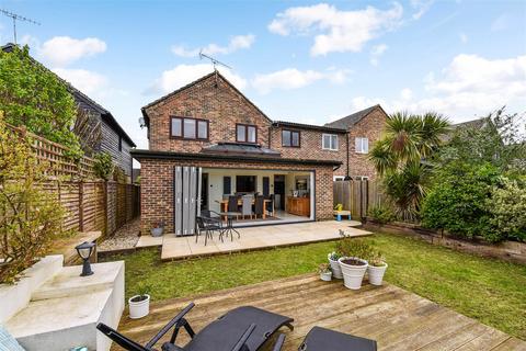 5 bedroom semi-detached house for sale, Barncroft Close, Tangmere