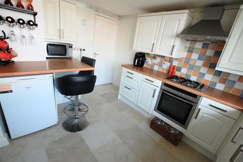 3 bedroom end of terrace house for sale, Briars Close, Hatfield