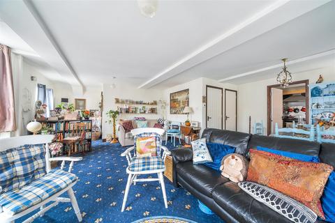 2 bedroom apartment for sale, High Street, Headcorn, Ashford
