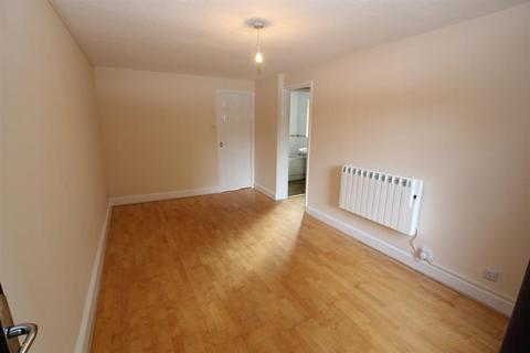 1 bedroom maisonette to rent, Avonbank Close, Walkwood, Redditch, B97 5XR