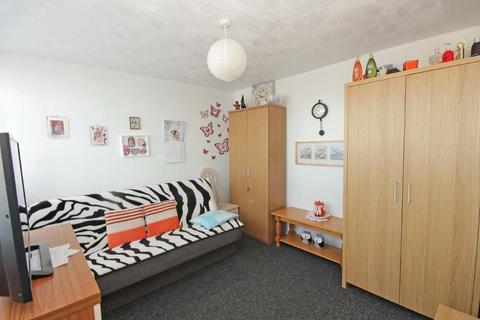 3 bedroom maisonette for sale, Town Centre, Hatfield