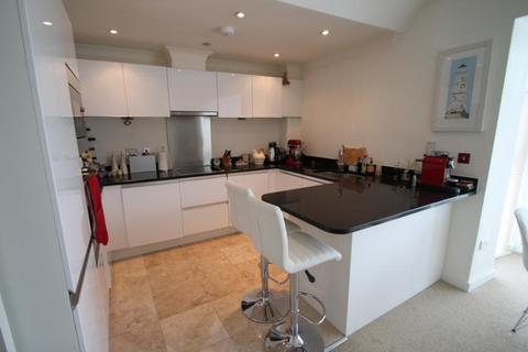 2 bedroom apartment for sale, Lakeside Drive, Woking GU24