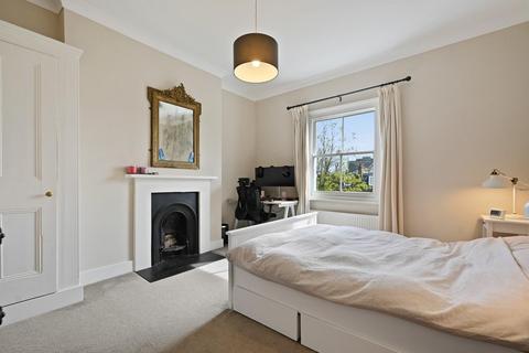 1 bedroom flat to rent, Edith Road, Barons Court, W14