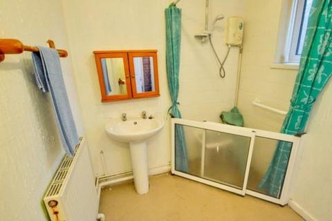 34 Bryngolau, Llanelli, SA14 8PN