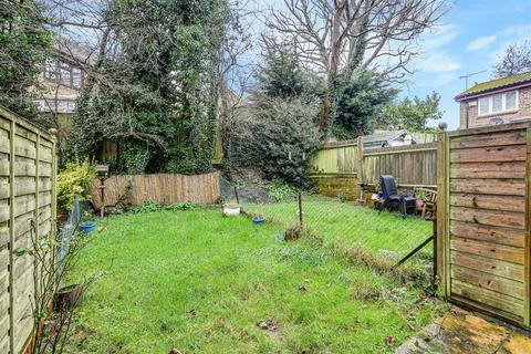 8 Squerryes Mede, Westerham, TN16 1SW
