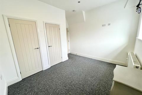 2 bedroom apartment to rent, Cavendish Road, Manchester M30