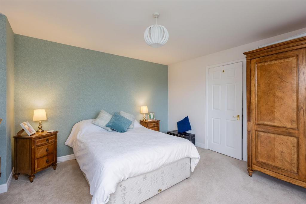 High Grange House Bedroom 2-2.jpg